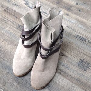 Carlos by Carlos Santana Tan and Brown Ankle Booties